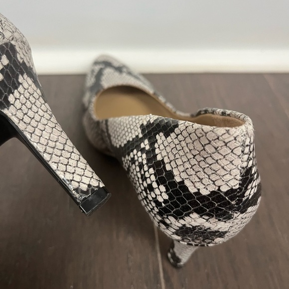 NWOT Naturalizer Snakeskin Women’s Heels - Picture 5 of 11
